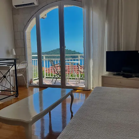 Mak Apartment *