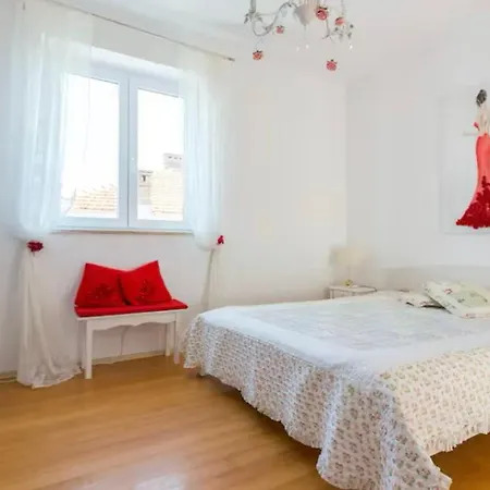 Mak Apartment *